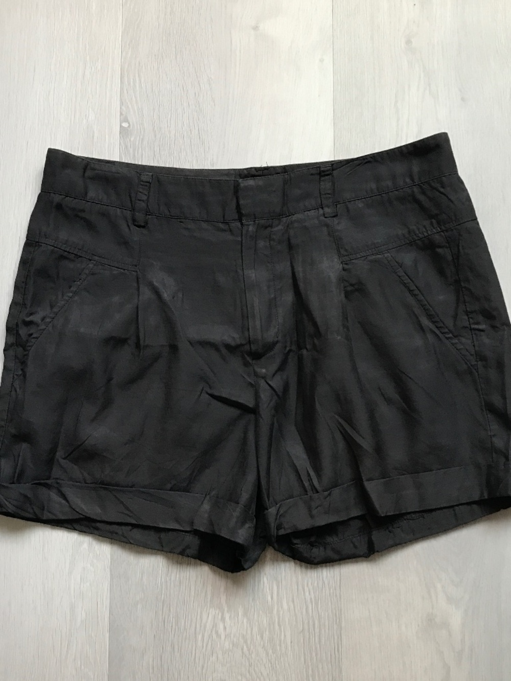 VINCE BLACK PLEATED FRONT SHORTS LIGHTWEIGHT POCKETS WOMENS 10